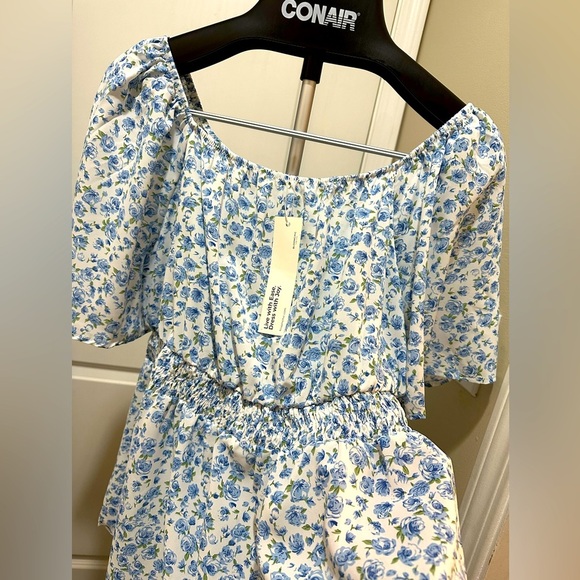 BloomChic Ditsy Floral Ruffle Sleeve Shirred Square Neck Blouse - Picture 3 of 5